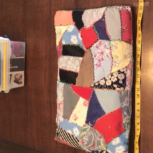 Vintage handmade patchwork accent pillow - Picture 3 of 11